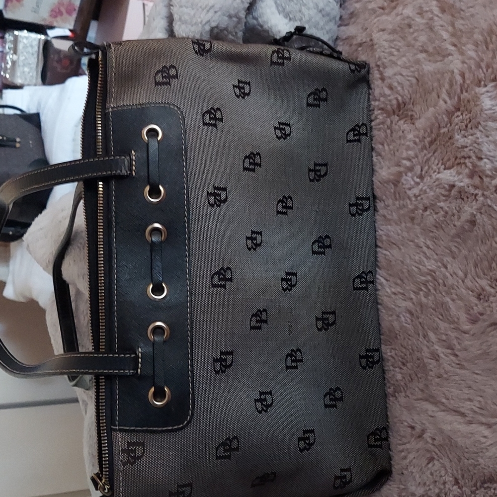 Dooney & Bourke - Picture 2 of 8